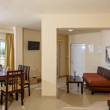 Eurohotel Theo Hotel Ajía Marína Kültér fotó