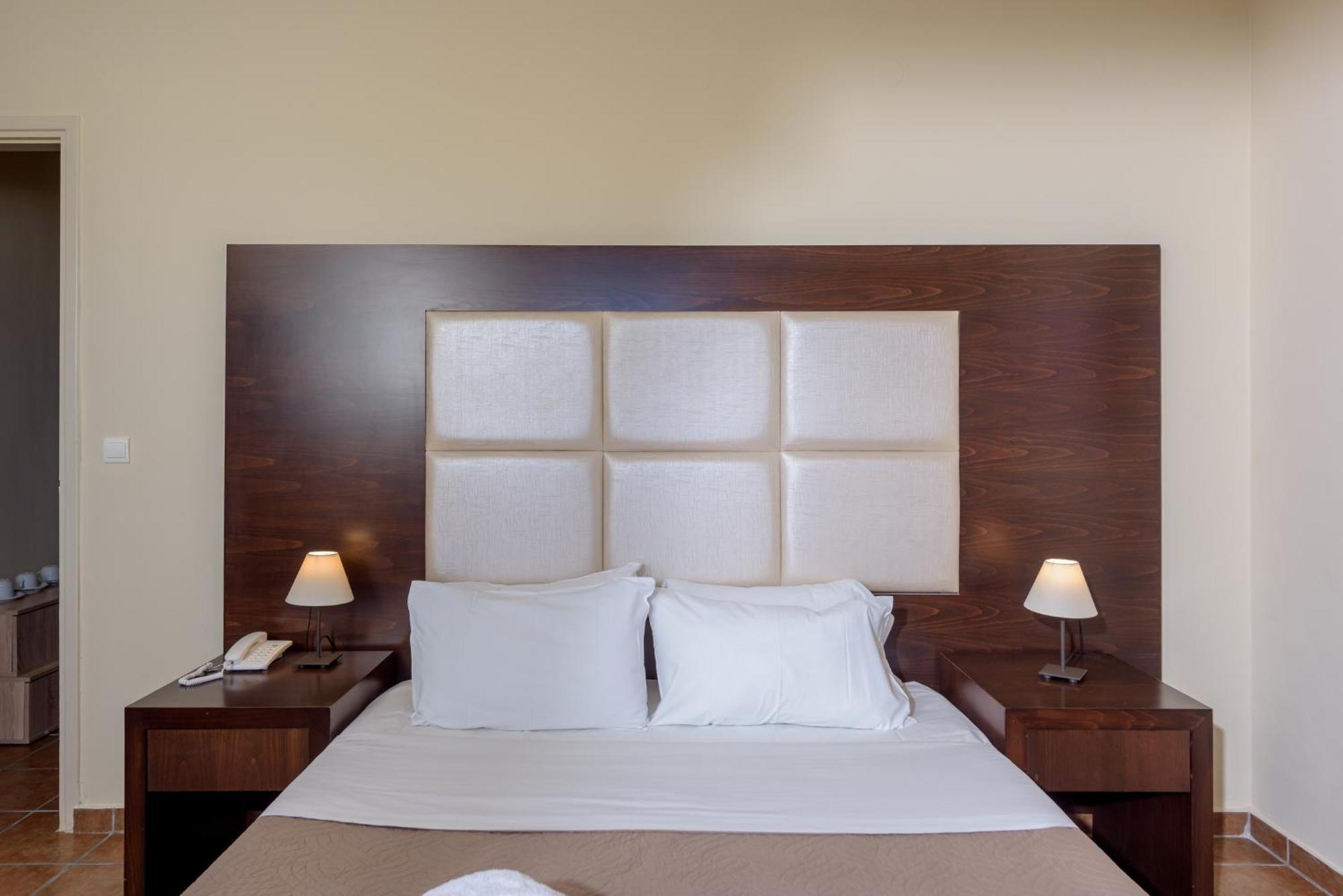 Eurohotel Theo Hotel Ajía Marína Kültér fotó