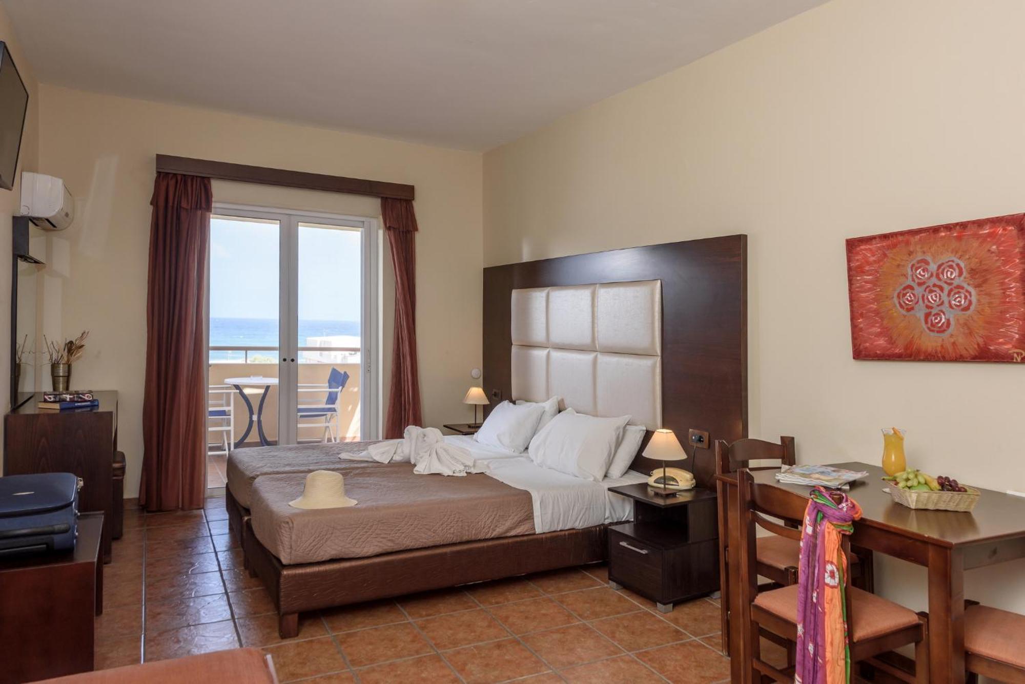Eurohotel Theo Hotel Ajía Marína Kültér fotó