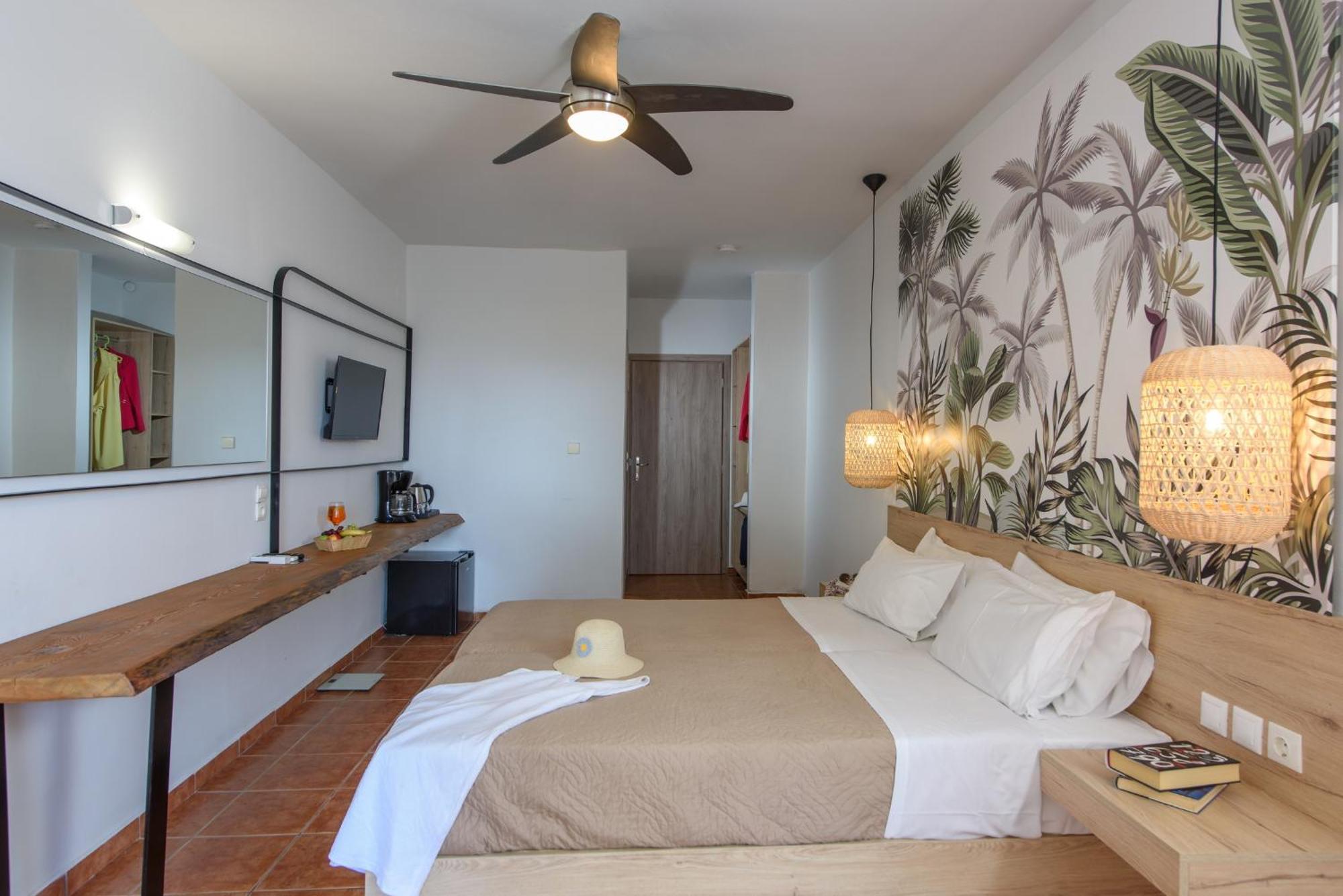 Eurohotel Theo Hotel Ajía Marína Kültér fotó