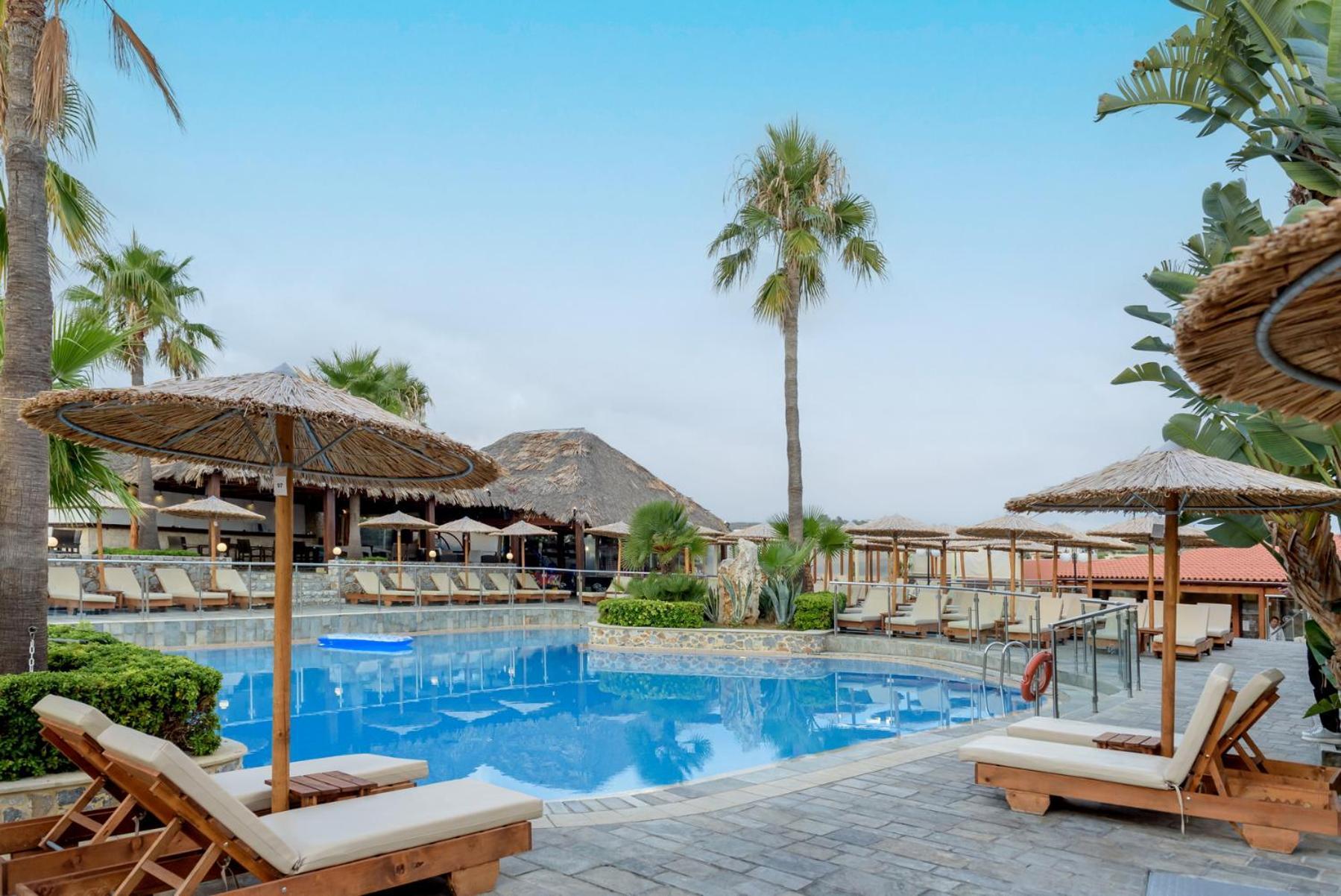 Eurohotel Theo Hotel Ajía Marína Kültér fotó