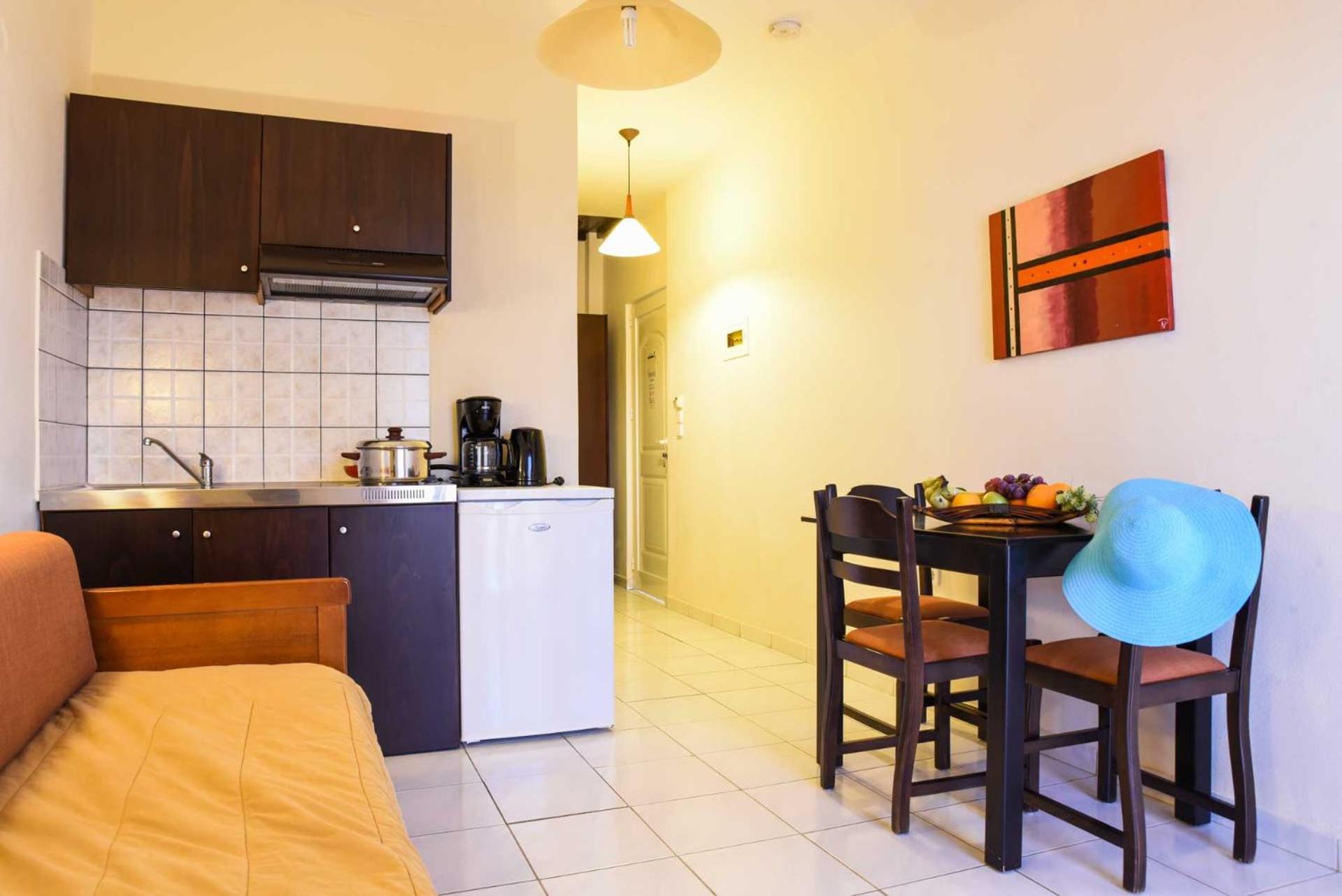 Eurohotel Theo Hotel Ajía Marína Szoba fotó